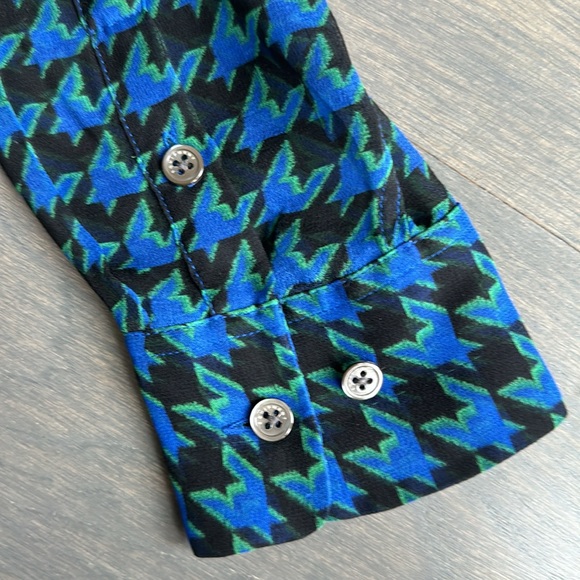 Equipment Sheer Silk Houndstooth Patterned Button Down Blouse Top. Size Small. - Picture 7 of 8